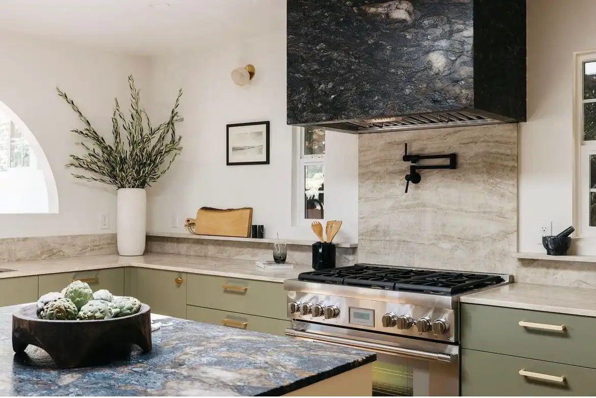 (Bungalowe ) Ventura Canyon_ Taj Mahal & Titanium Granite