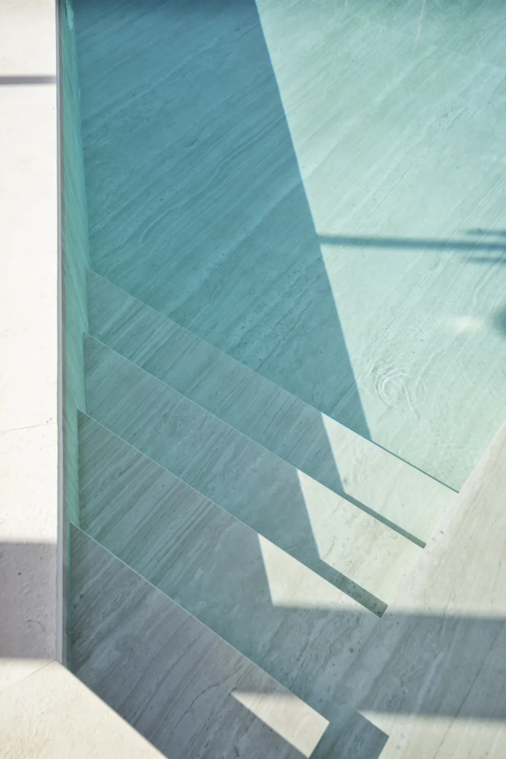 Neolith Pool