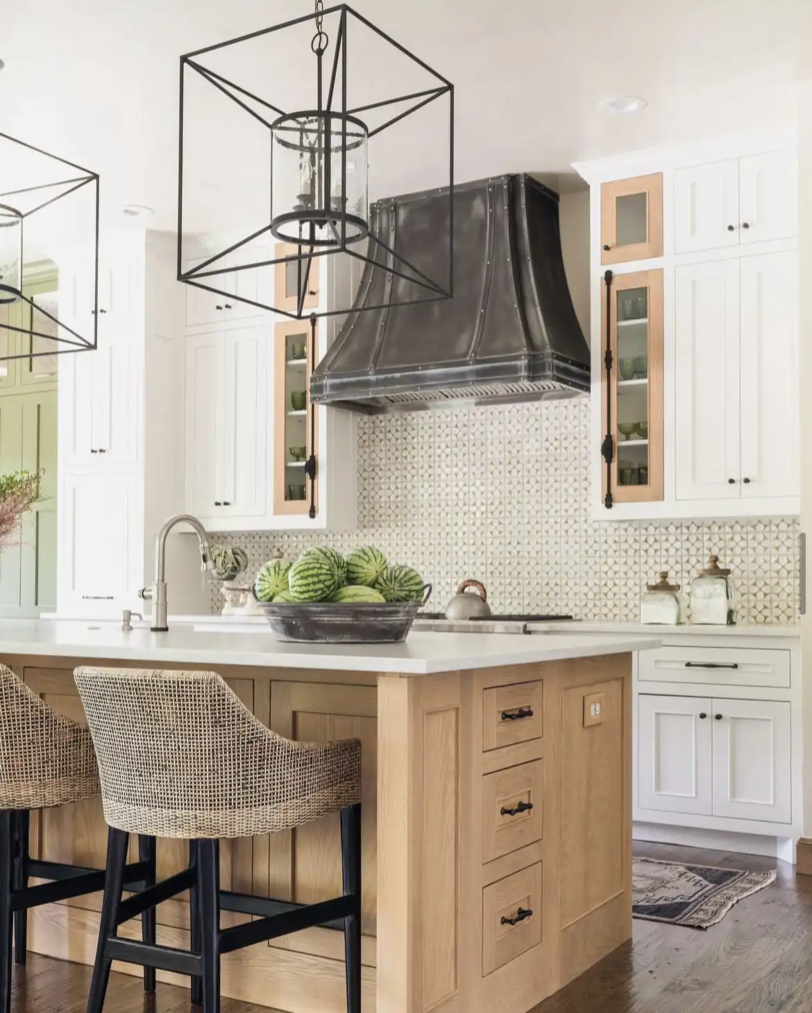 @kirbyhomedesigns @sarah_strunk - Viatera Quartz