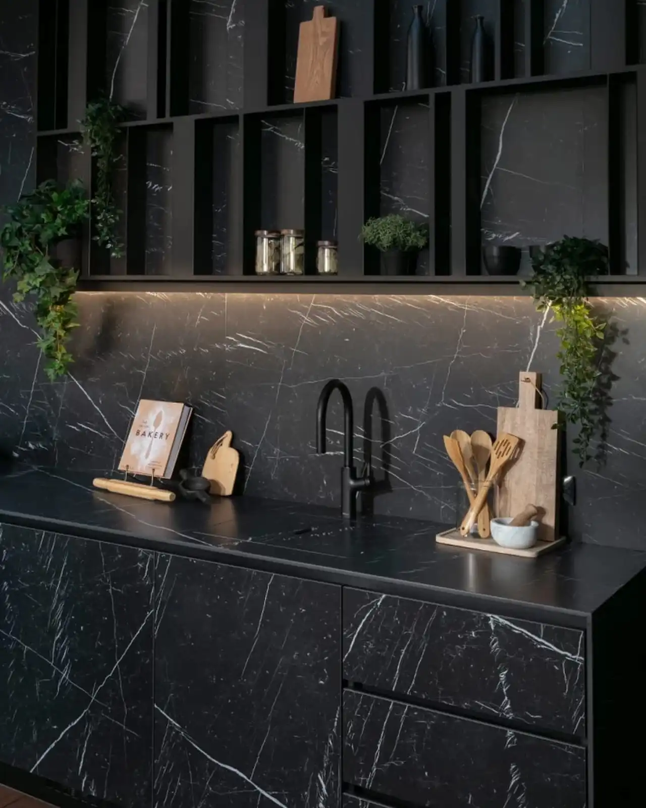 AtlasPlan Nero Marquina Porcelain