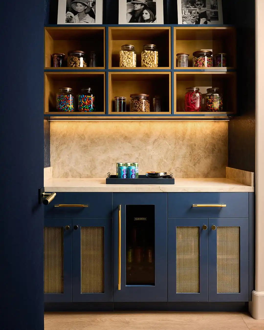 @dauerdesign (taj mahal quartzite) (Elements Room NH))